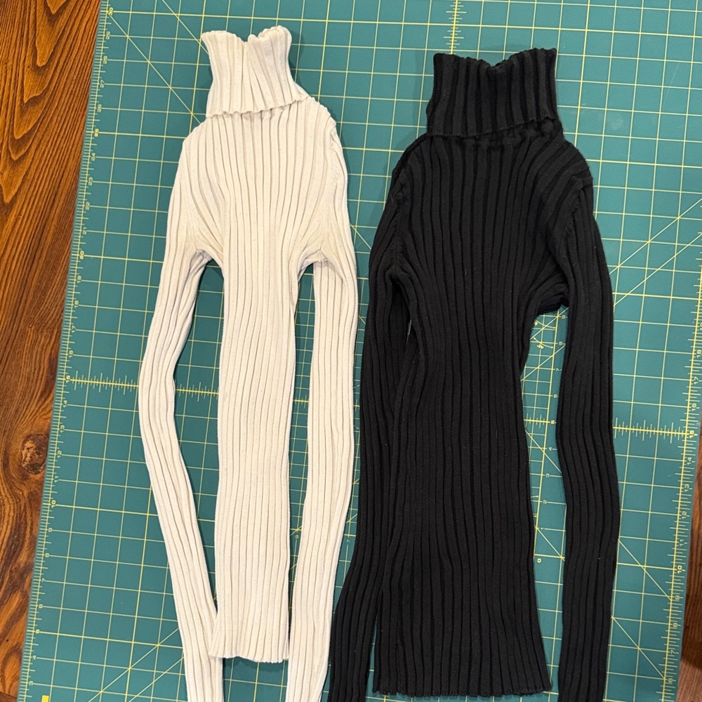 Organic stretchy Ribbed Turtleneck Sweater Set - Black and white